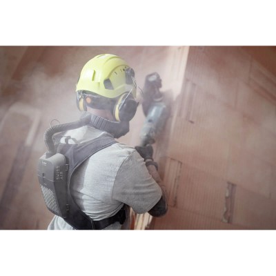 Optrel Swiss Air Noir - Système respiratoire à ventilation assistée avec panneau de contrôle vue en action