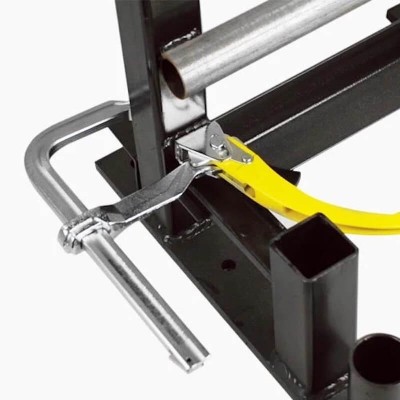 serre-joint-a-cliquet-rapide-capacite-318mm-strong-hand-tools-en-utilisation