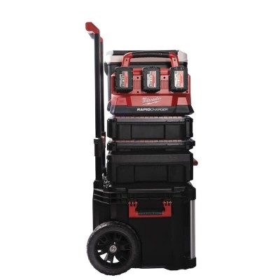 Chargeur rapide 6 ports Milwaukee M18 PACKOUT M18 PC6 - 4932480162 vue sur packout